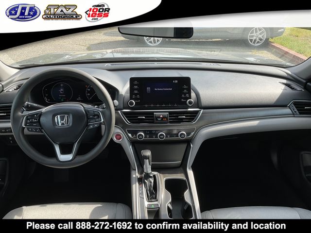 Vehicle image 15 of 19