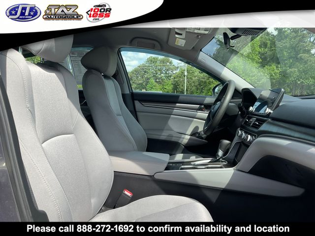 Vehicle image 13 of 19