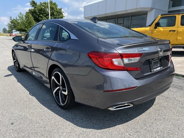 Vehicle image 6 of 27