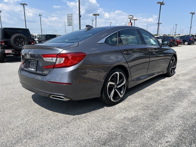 Vehicle image 4 of 27