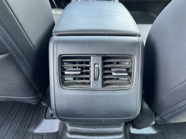Vehicle image 20 of 27