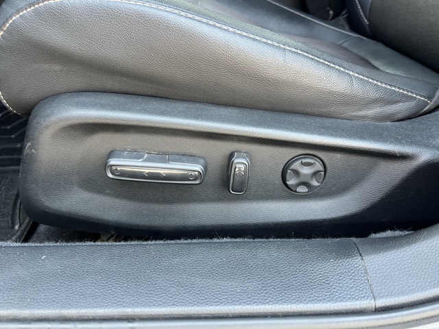 Vehicle image 23 of 27