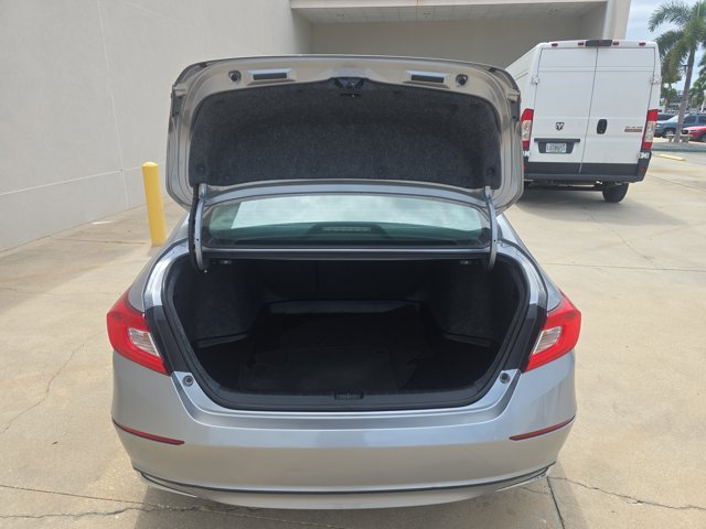 2020 Honda Accord Hybrid EX-L Image 12 of 40