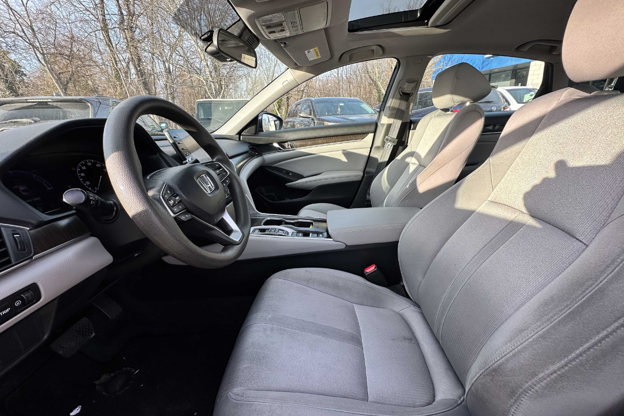 Vehicle image 11 of 25