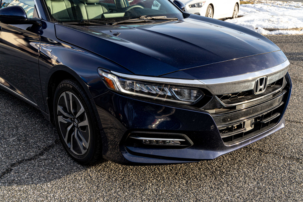 Vehicle image 9 of 25
