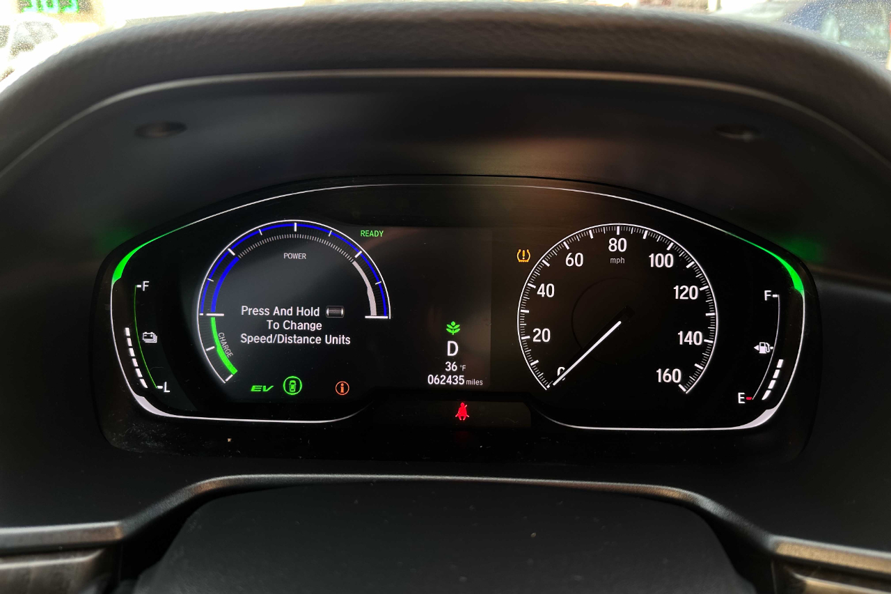 Vehicle image 19 of 25