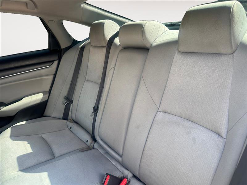 Vehicle image 13 of 16