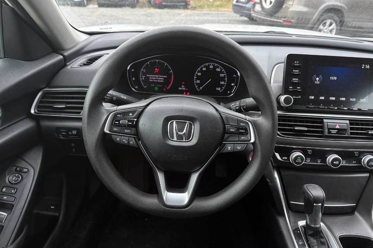 Vehicle image 13 of 23