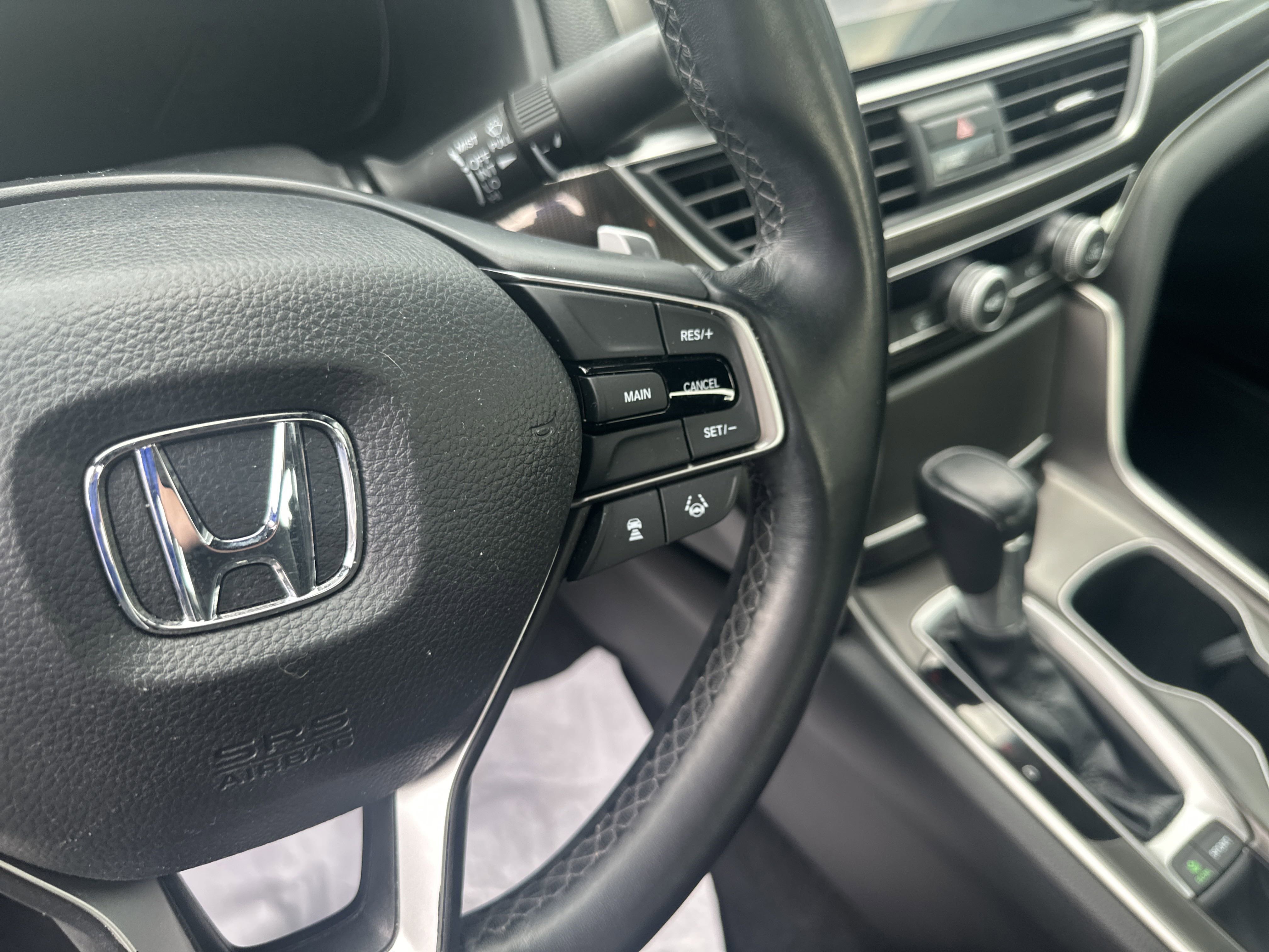 Vehicle image 23 of 35