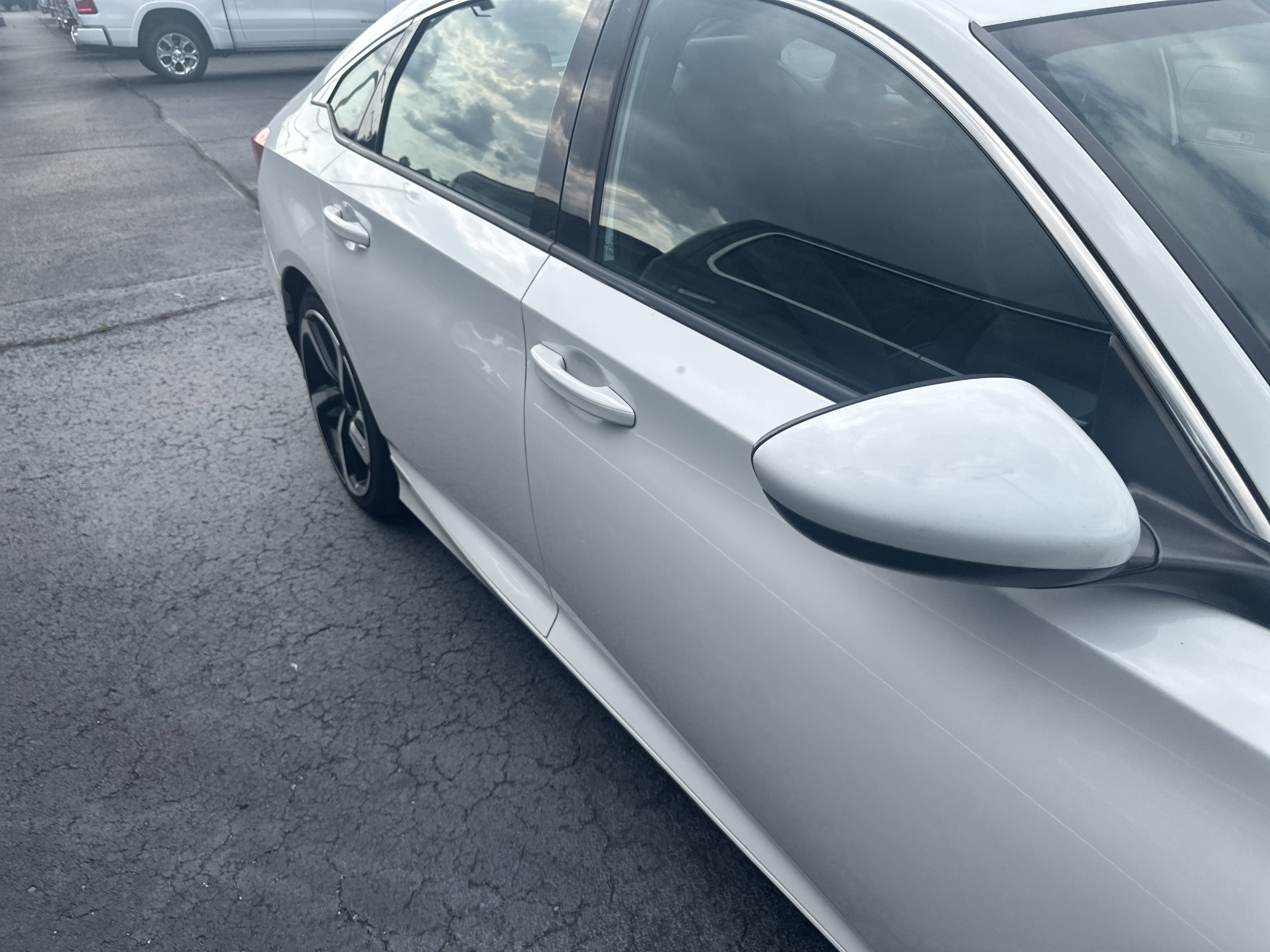 Vehicle image 9 of 35