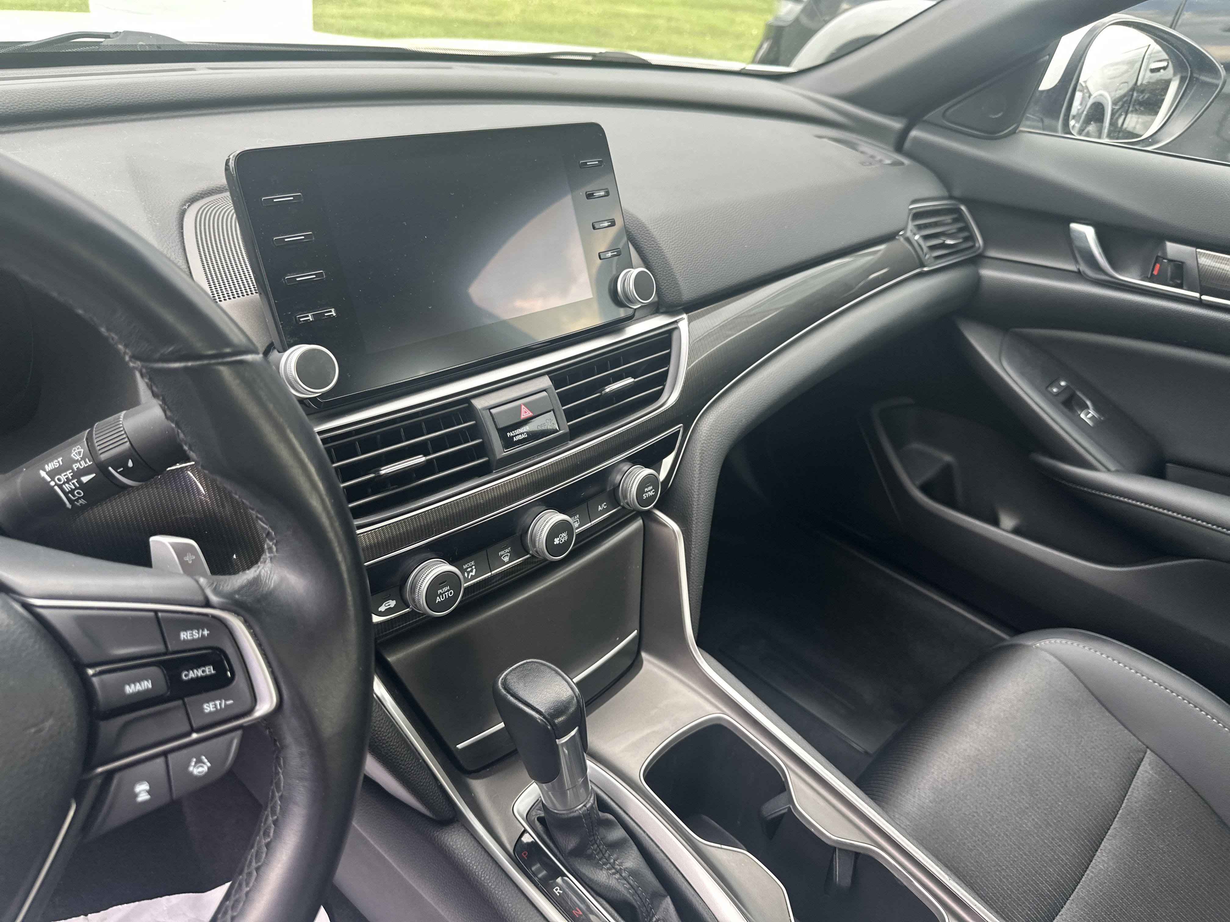 Vehicle image 24 of 35
