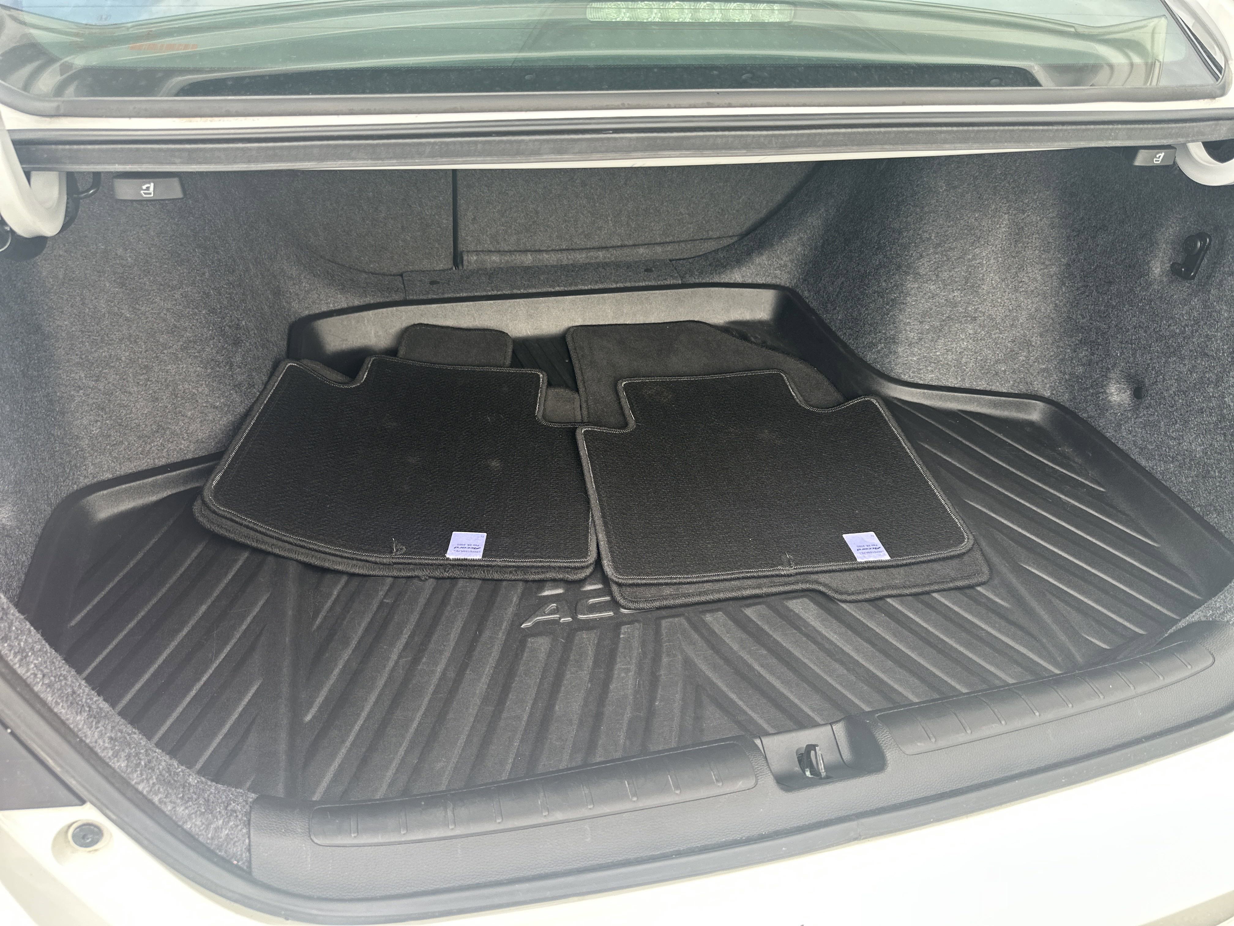 Vehicle image 13 of 35