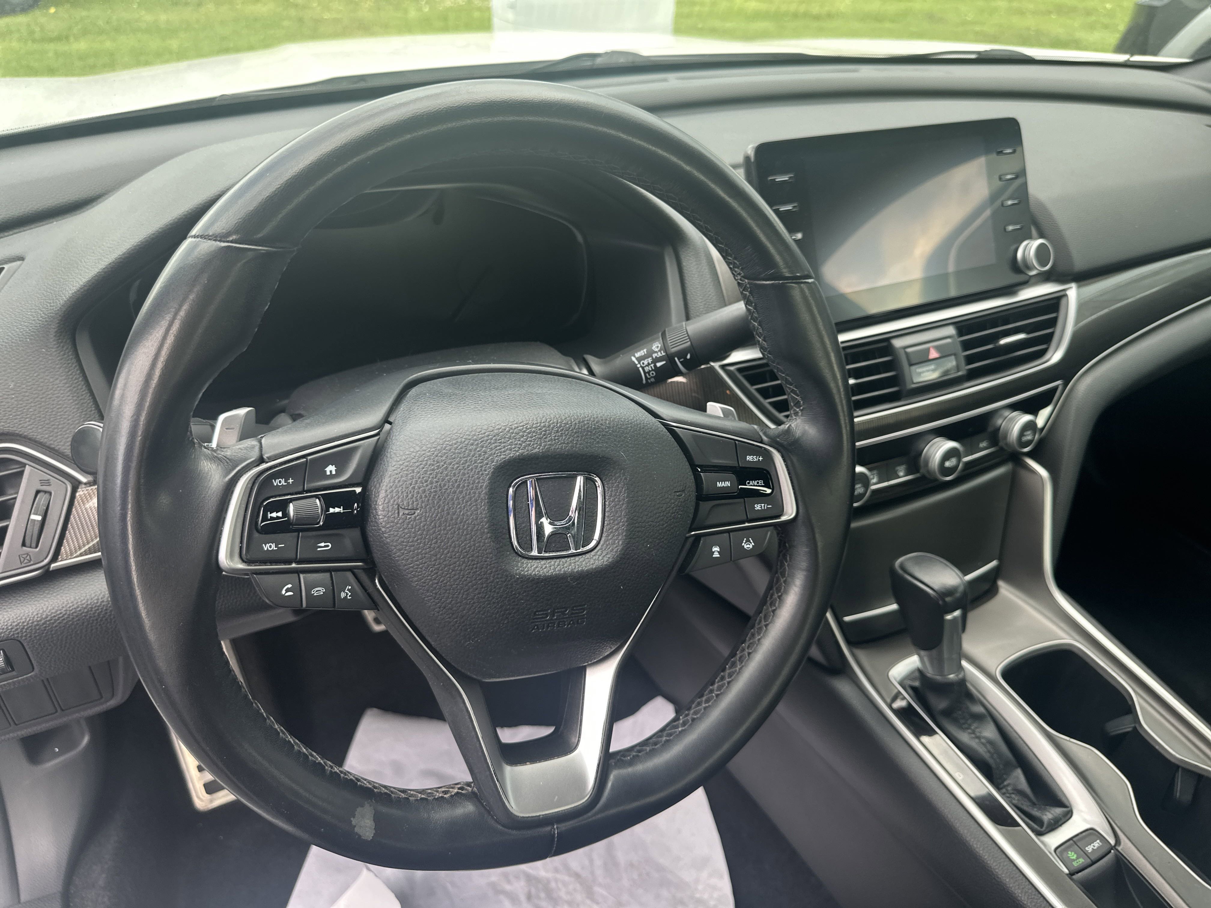 Vehicle image 21 of 35