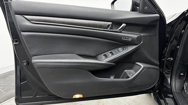 2020 Honda Accord Touring Image 25 of 36