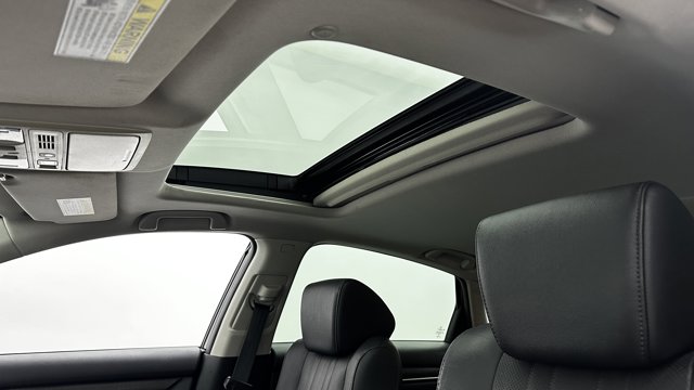 2020 Honda Accord Touring Image 11 of 36