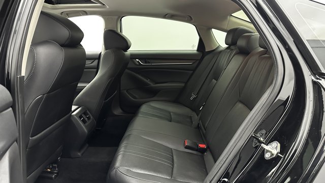 2020 Honda Accord Touring Image 10 of 36