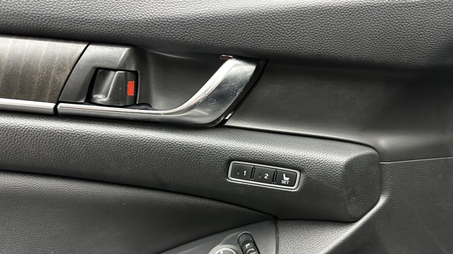 2020 Honda Accord Touring Image 35 of 36