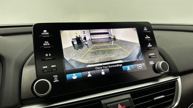 2020 Honda Accord Touring Image 22 of 36