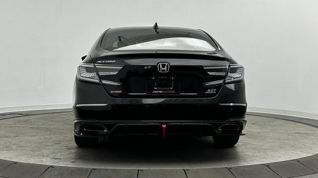 2020 Honda Accord Touring Image 5 of 36