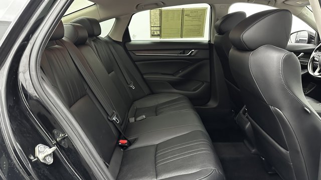 2020 Honda Accord Touring Image 8 of 36