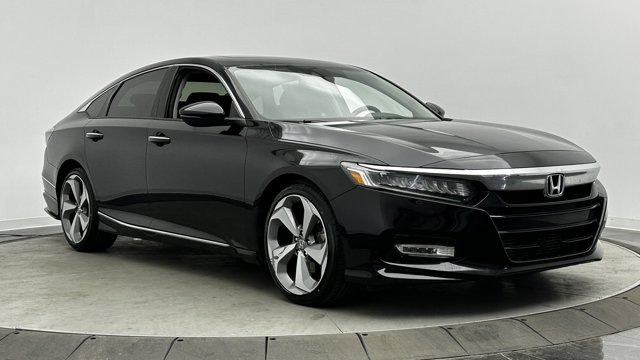 2020 Honda Accord Touring Image 3 of 36