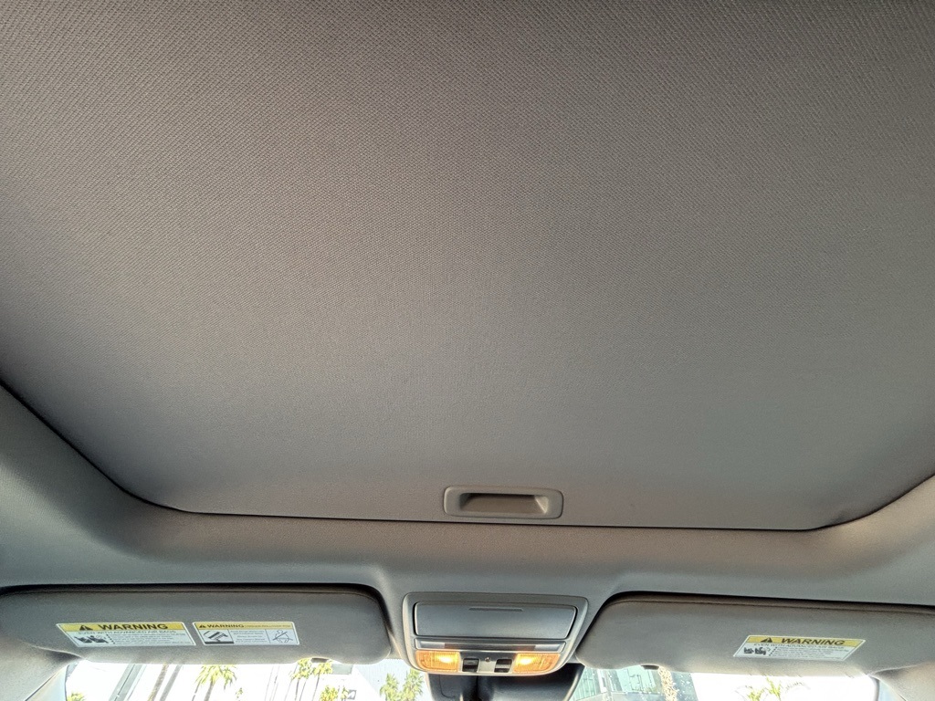 Vehicle image 13 of 23