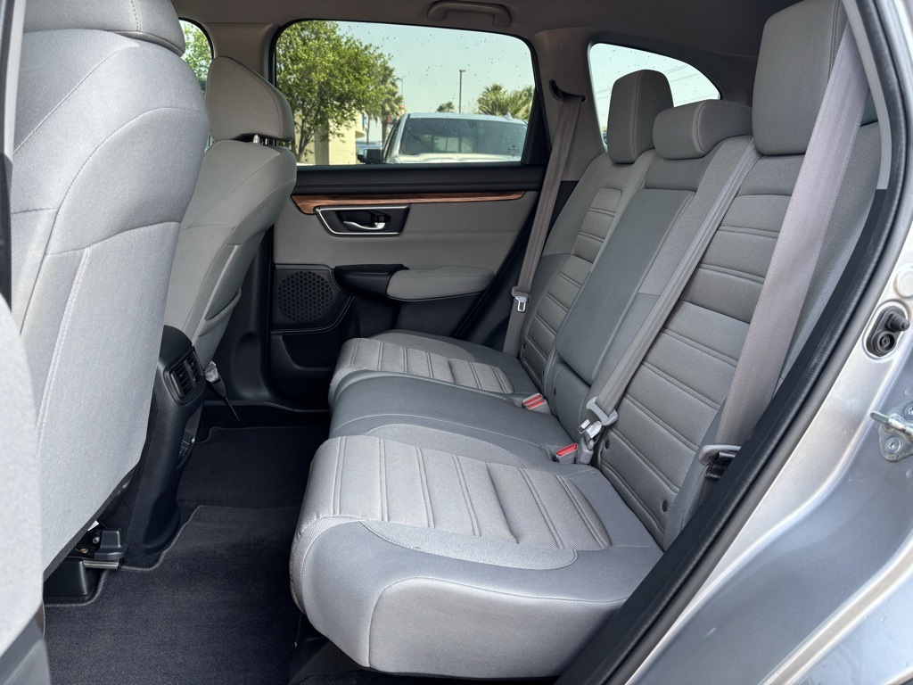 Vehicle image 17 of 23