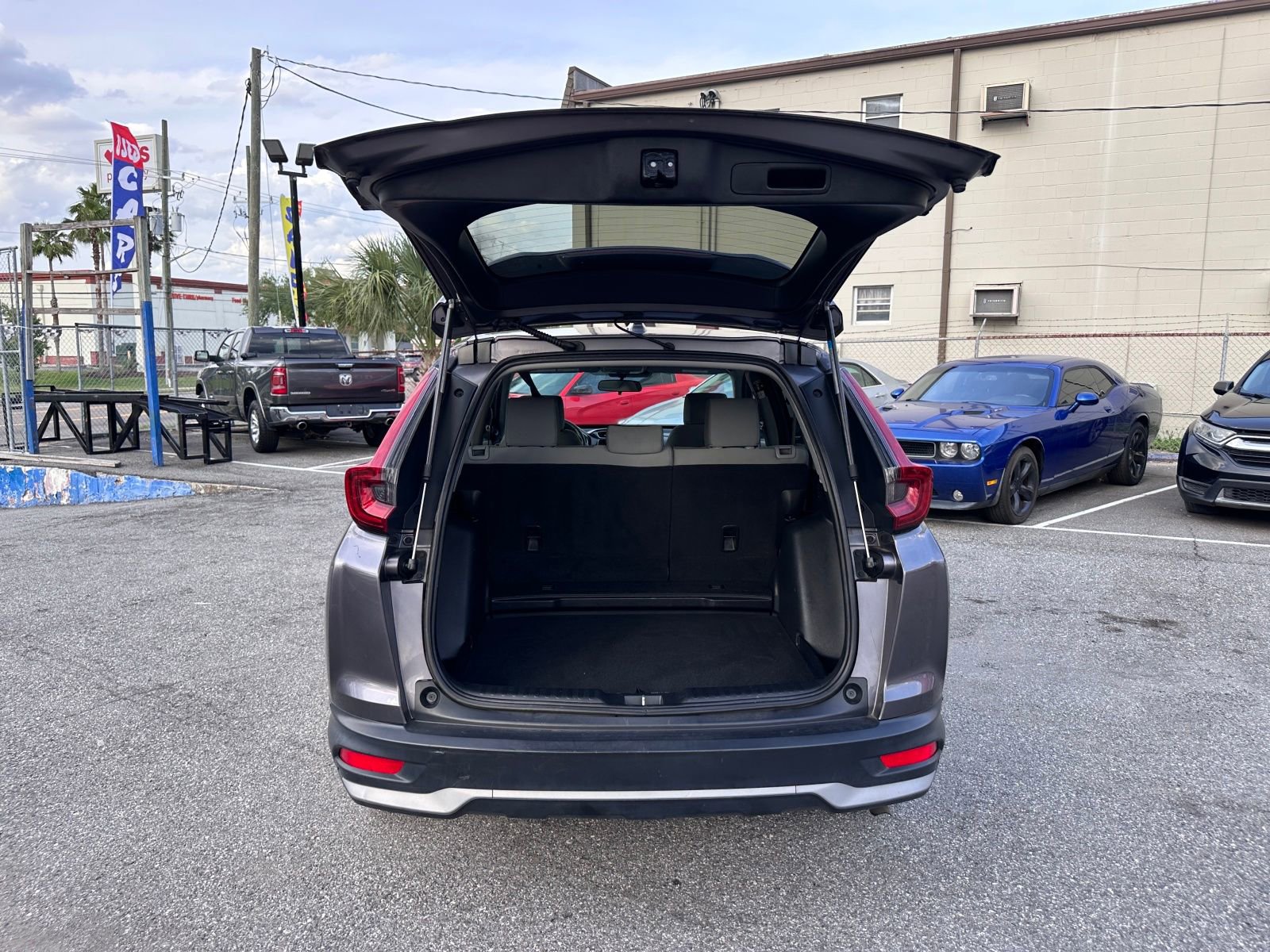 Vehicle image 16 of 21