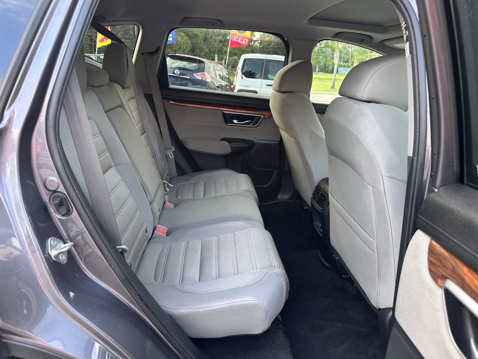 Vehicle image 17 of 21