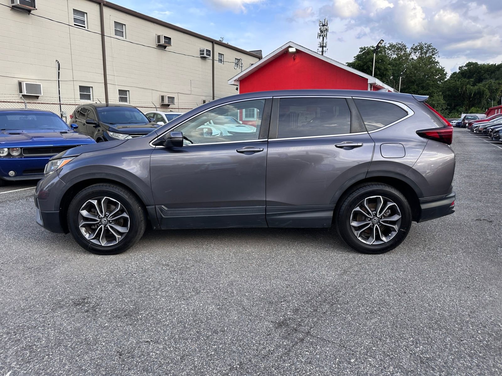 Vehicle image 8 of 21