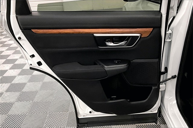 Vehicle image 21 of 39