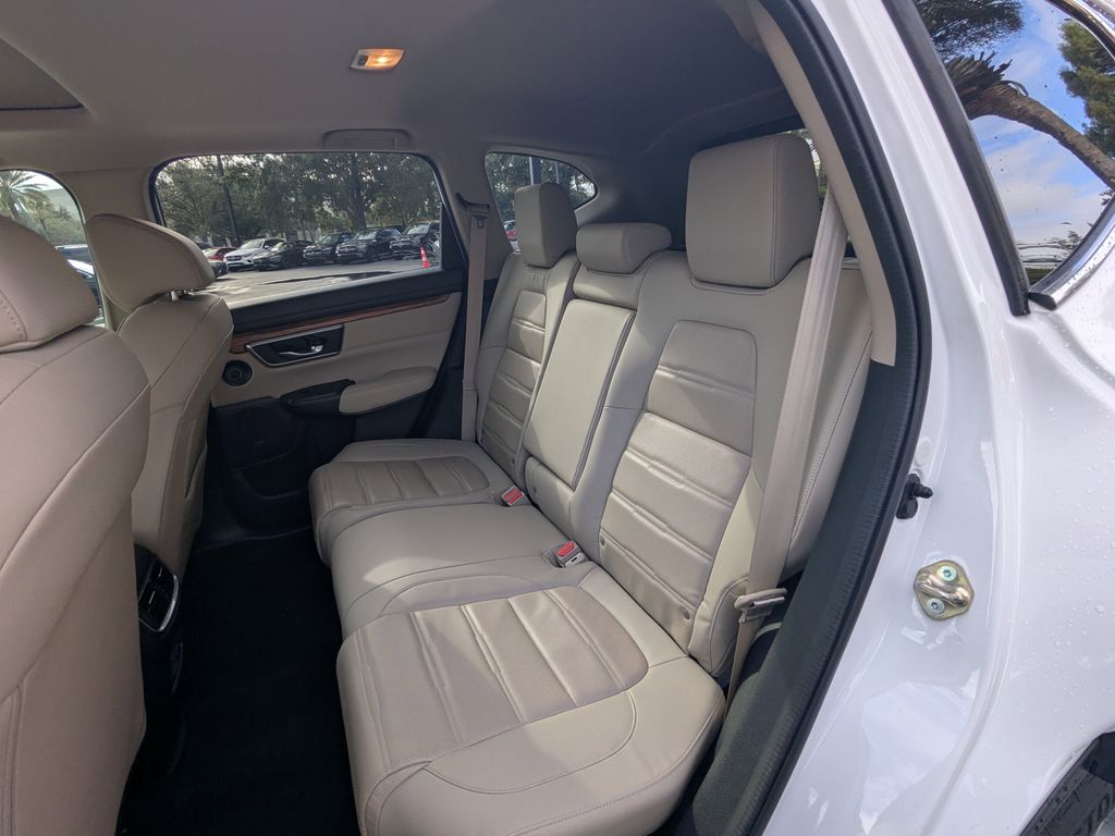 2020 Honda CR-V Hybrid Touring Image 10 of 25