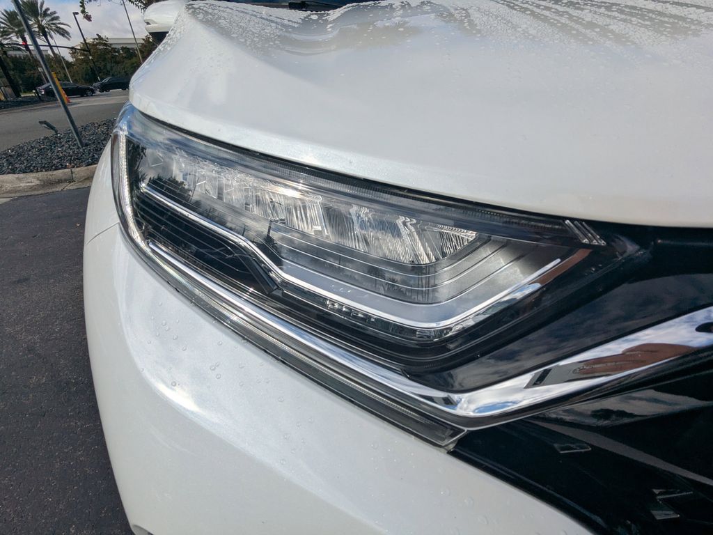 2020 Honda CR-V Hybrid Touring Image 24 of 25