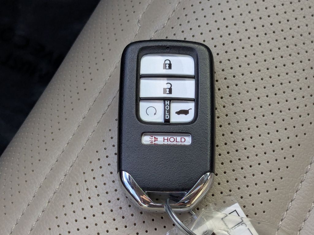 2020 Honda CR-V Hybrid Touring Image 14 of 25