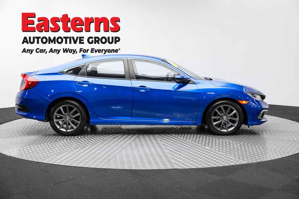 Vehicle image 17 of 61