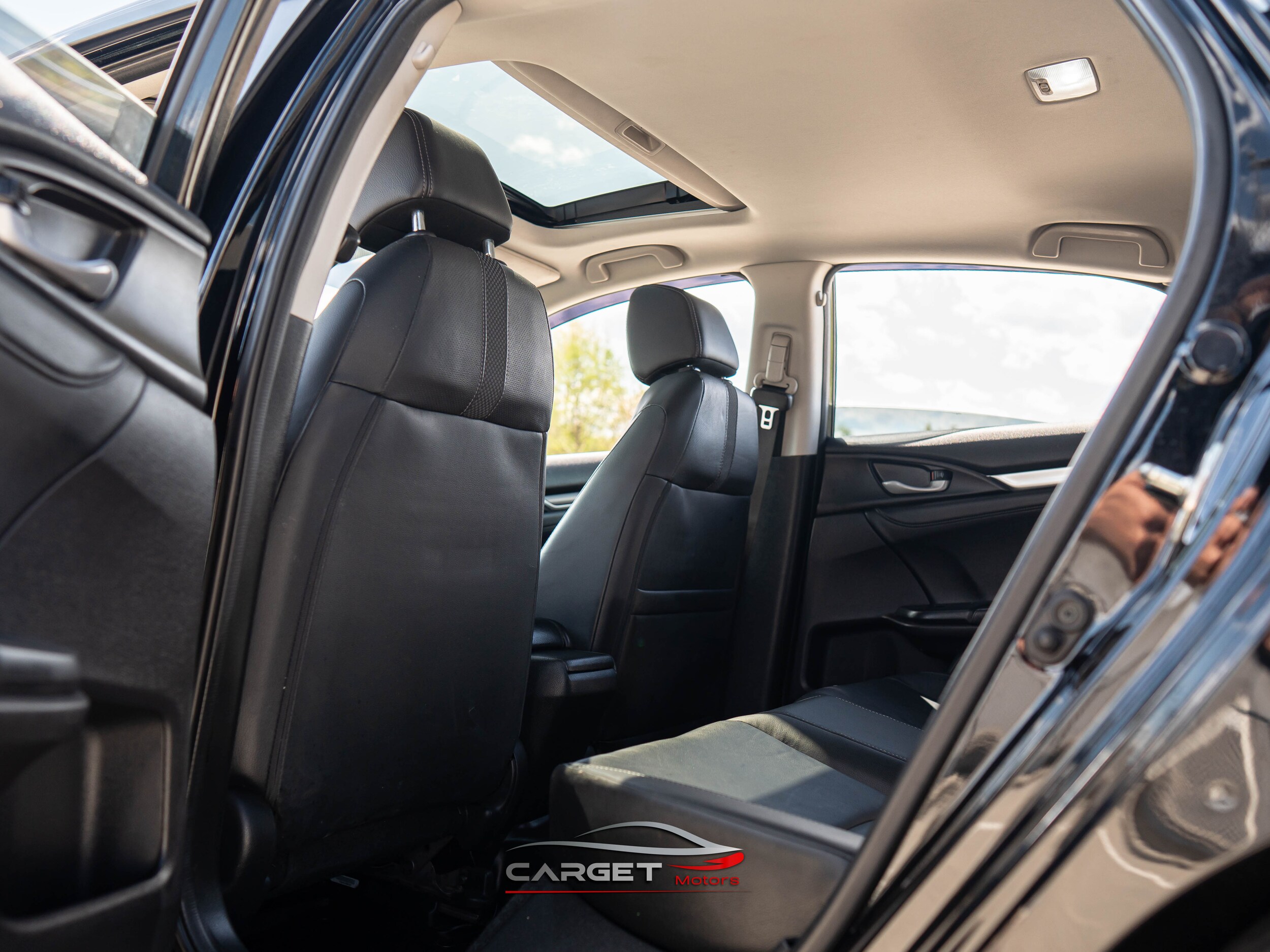 Vehicle image 20 of 46