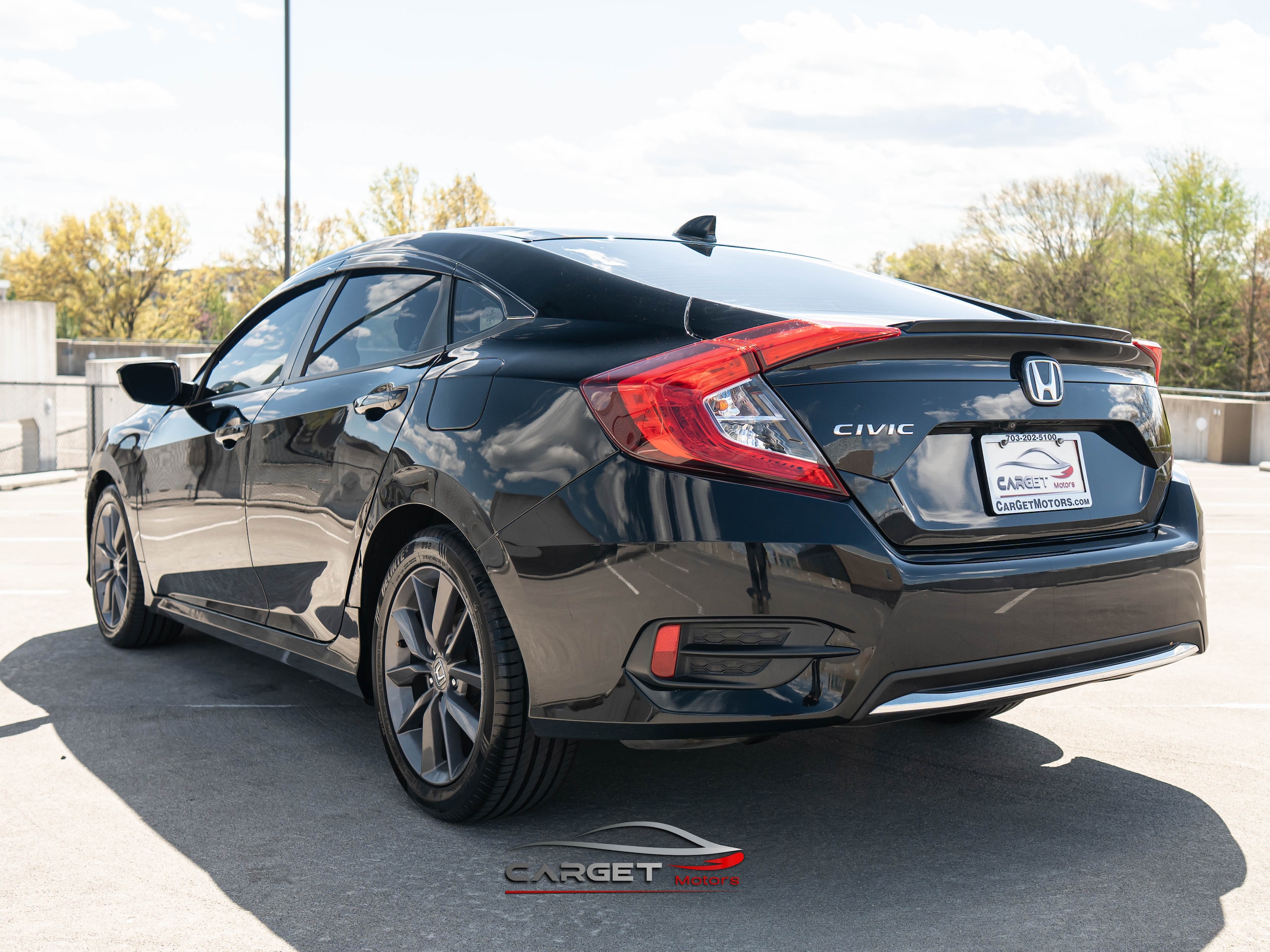 Vehicle image 7 of 46