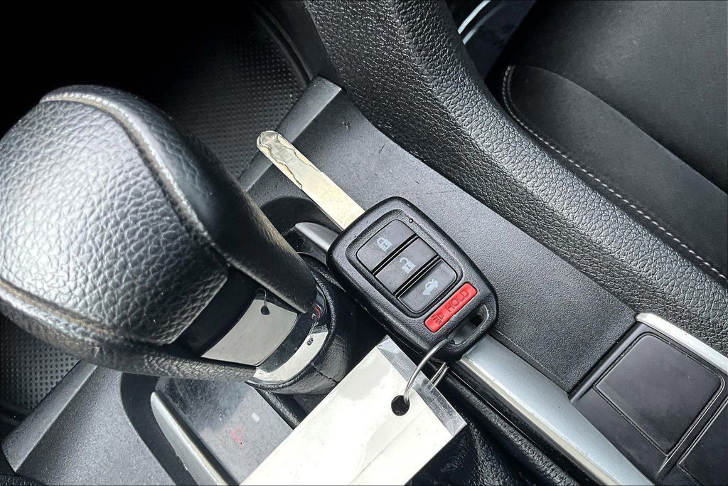Vehicle image 29 of 36