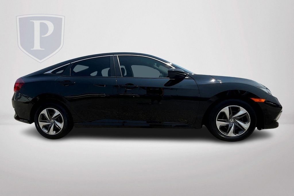 Vehicle image 7 of 36