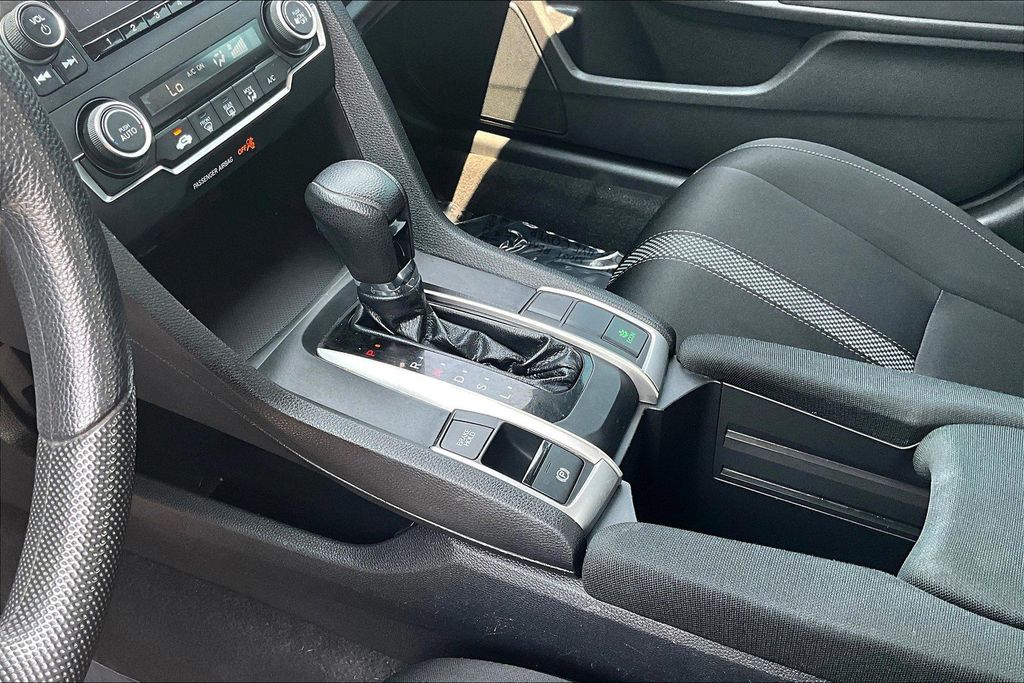 Vehicle image 26 of 36