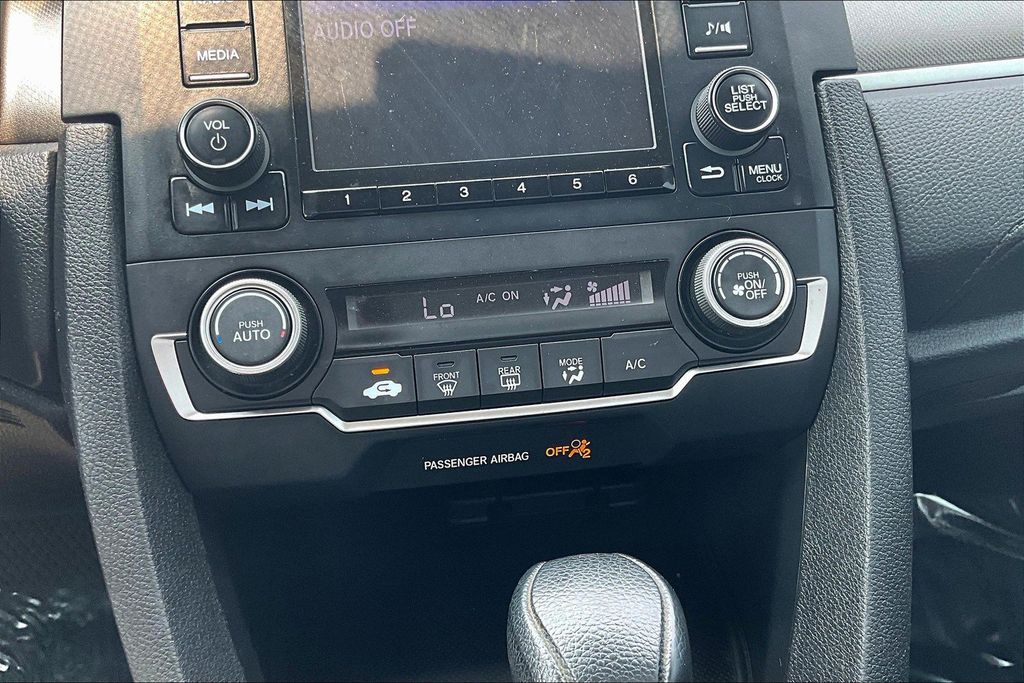 Vehicle image 33 of 36