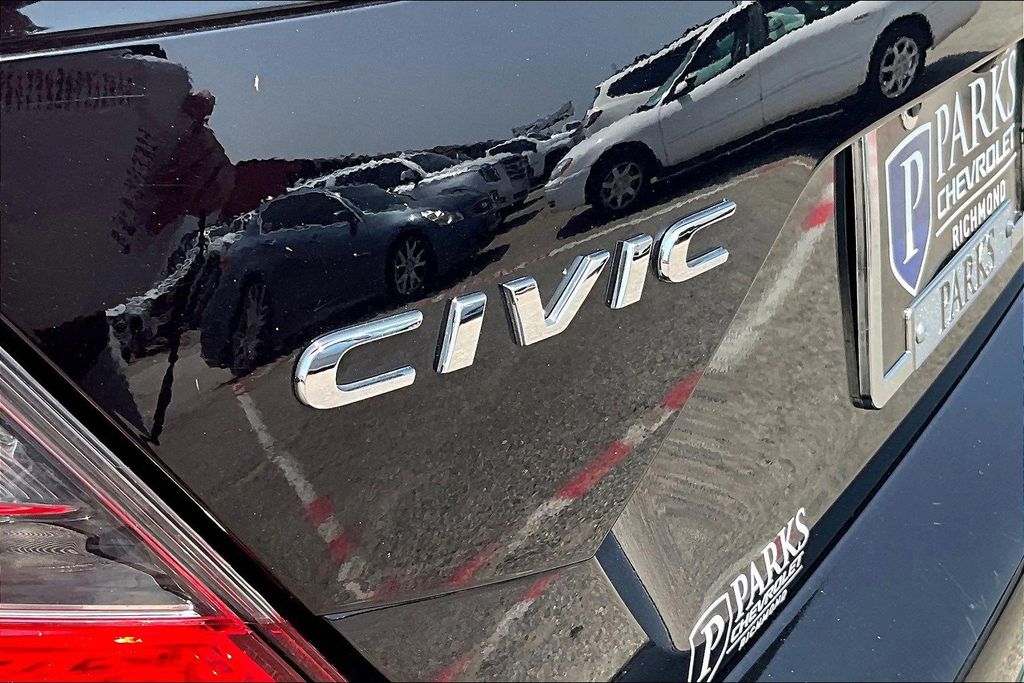 Vehicle image 34 of 36