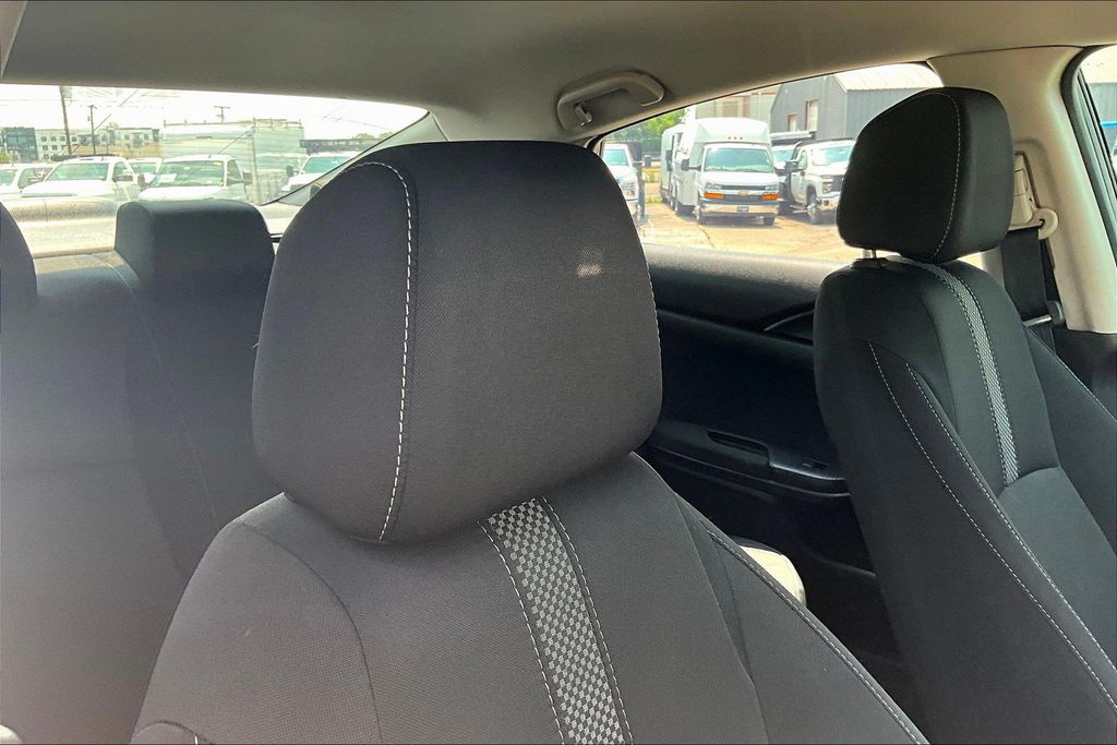 Vehicle image 18 of 36
