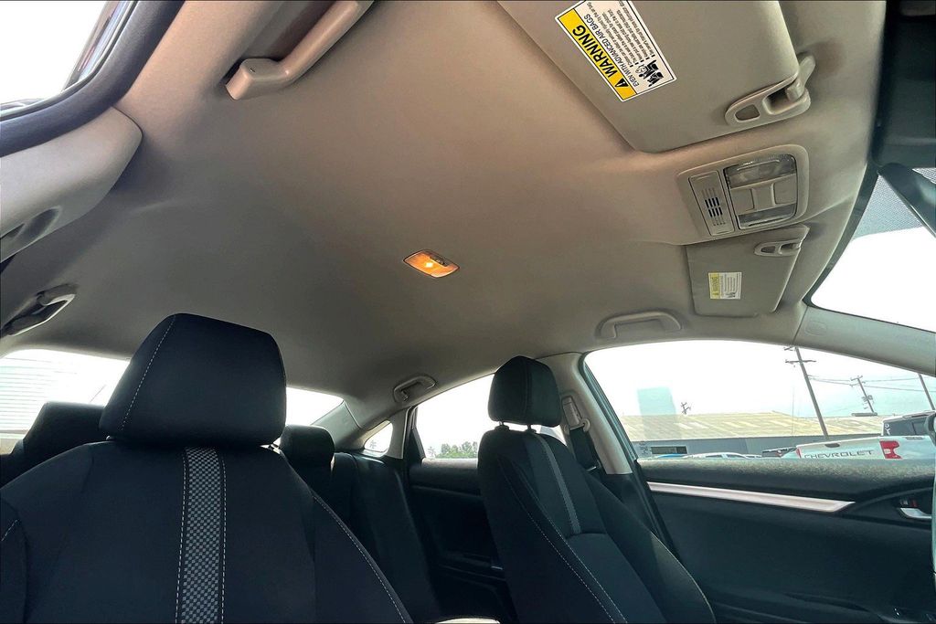 Vehicle image 19 of 36