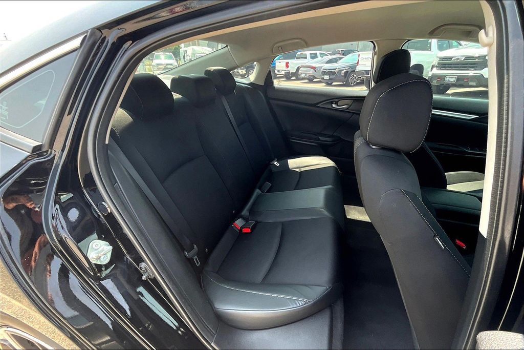 Vehicle image 16 of 36