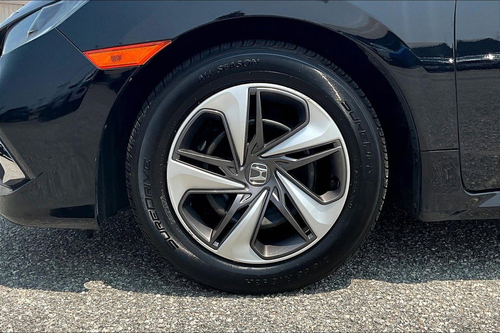 Vehicle image 13 of 36