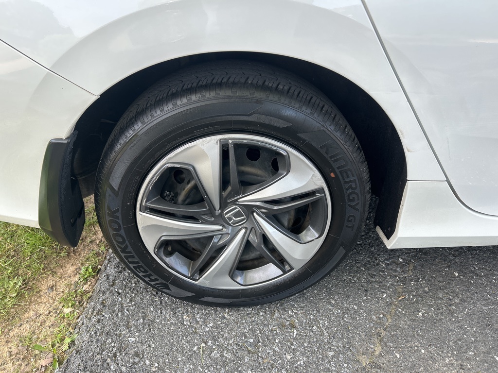 Vehicle image 10 of 46