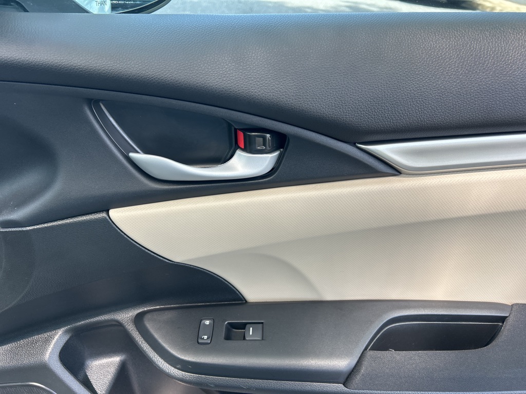 Vehicle image 42 of 46