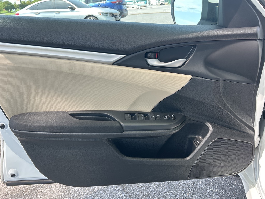 Vehicle image 15 of 46