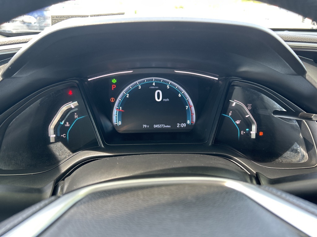 Vehicle image 25 of 46
